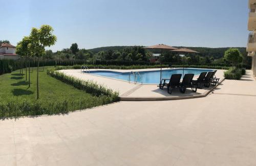 Shkorpilovtsi Apartment | Relaxing studio in Shartrez