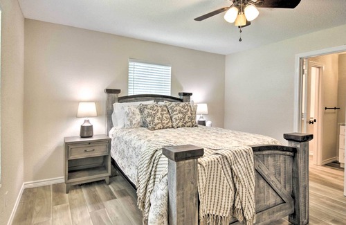 Tomball Cottage | Relaxing Tomball Retreat: Walk to Main Street