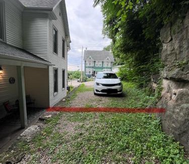 Downtown Dubuque House | Relaxing Townhouse Downtown Dubuque