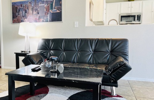 Whitney House | Relaxing Vegas Home Away From Strip