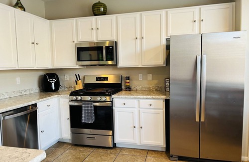 Whitney House | Relaxing Vegas Home Away From Strip