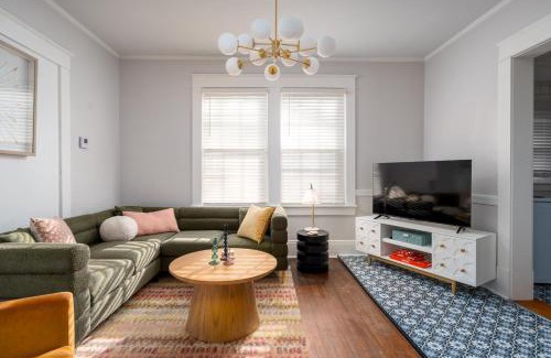 Westerwood House | Relaxing Vibrant and Upscale 1Bedroom 1Bath Apartment