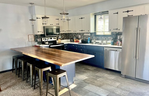 Warsaw House | Relaxing Water Front Retreat on Lake of Ozarks