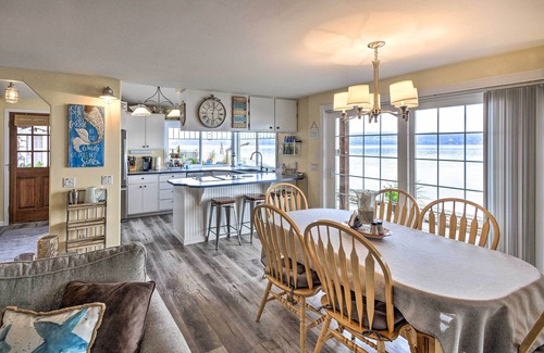 Tillicum House | Relaxing Waterfront Escape ~ 11 Mi to Olympia