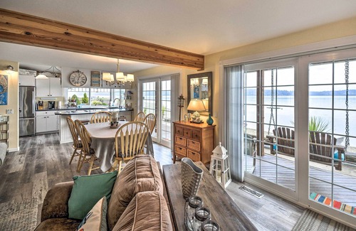 Tillicum House | Relaxing Waterfront Escape ~ 11 Mi to Olympia
