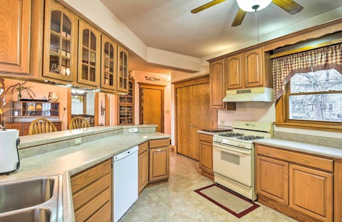 Washburn House | Relaxing Waterloo Retreat w/Orchard View!