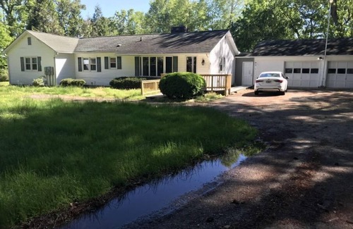 Piney Point House | Relaxing weekend getaway!