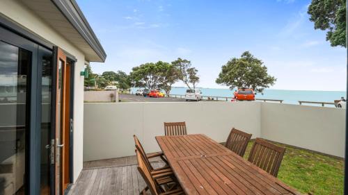 Red Beach House | Remarkable Red Beach - Red Beach Holiday Home
