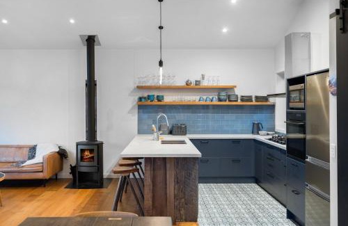 Kelvin Heights House | Remarkable River Retreat