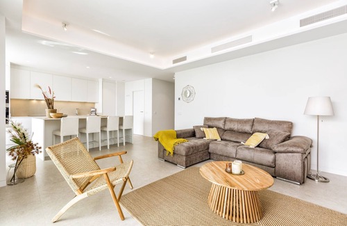 Torremolinos Apartment | Rembrandt | Beachfront apartment in Torremolinos