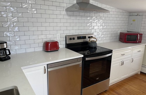 Westminster Apartment | Remodeled 1 Bedroom Apt - Westminster, MD. Close to McDaniel College-WiFi & AC