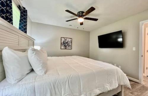 Lindenwald House | Remodeled 2 BDRM Ranch Attached Home Liberty, TWP