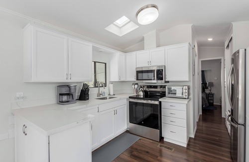Mesa House | Remodeled 55+ Active Adult Resort Living
