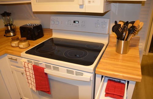 Daleville Apartment | Remodeled apartment one minute to Fort Novosel gate. Short or Long-term stays!