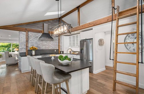 West Bellevue House | Remodeled Bellevue Oasis – Walk to Downtown, Private Hot Tub & Tranquil Garden