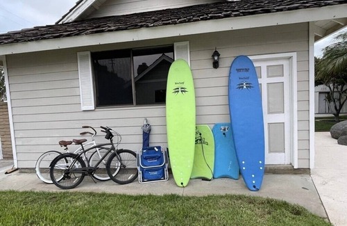 South Oceanside House | Remodeled cozy family surf house with jacuzzi and pool located near the beach!