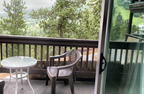 Lead Condo | Remodeled Fully Furnished Barefoot Resort Condo at Terry Peak South Dakota!