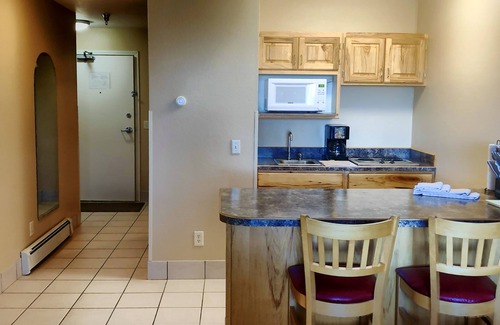 Lead Condo | Remodeled Fully Furnished Barefoot Resort Condo at Terry Peak!