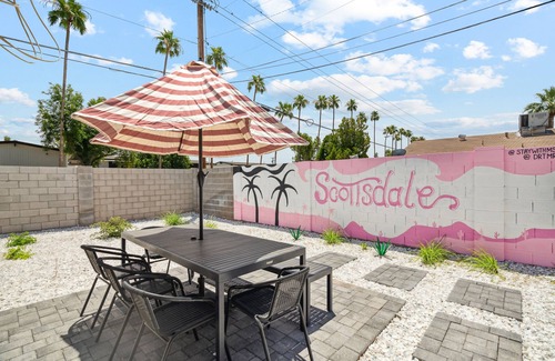 Village Grove House | Remodeled Gem w/bocceball - 8 Minutes to Oldtown