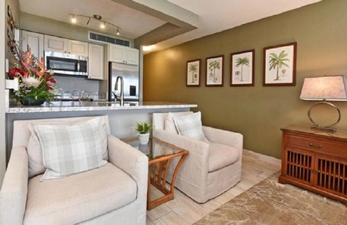 Honokowai Hotel | Remodeled, Ground floor studio at The Mahana #102