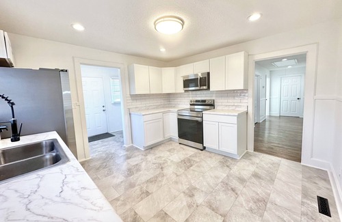 Reidville House | Remodeled home in historic Reidville town! Less than a mile-Tyger River Park.