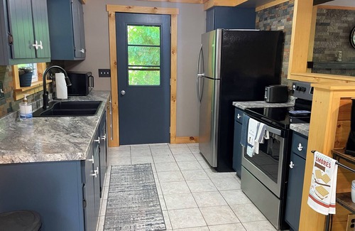 Hesston House | Remodeled home less than 1 mile from entrance to Seven Points at Raystown Lake
