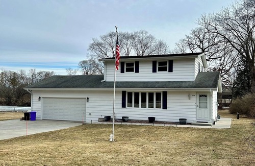Delafield House | Remodeled Home on Wooded Nagawicka Lake Channel