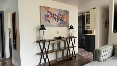 North City House | Remodeled, Spacious, Modern Retreat 5 BR, 3BA, 2KIT