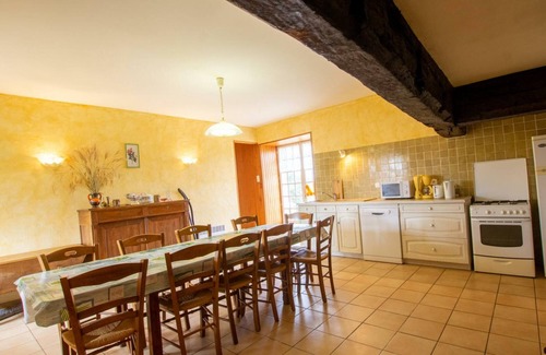 Villac Cottage | Remote House with Terrace, BBQ, and Garden - Pets Allowed