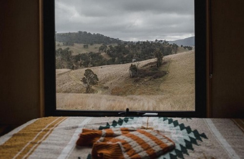Oberon Council House | Remote Off-Grid Cabin Hidden in Nature - Hot Tub - Vera