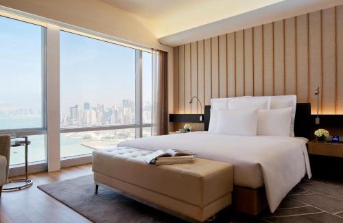 Wan Chai Hotel | Renaissance Hong Kong Harbour View Hotel