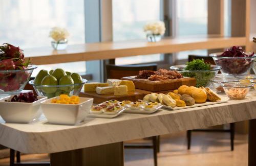 Wan Chai Hotel | Renaissance Hong Kong Harbour View Hotel
