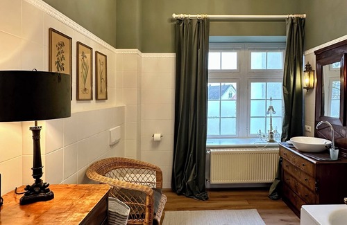 Mainz-Bingen Other | Renaissance-schloss in Rheinhessen