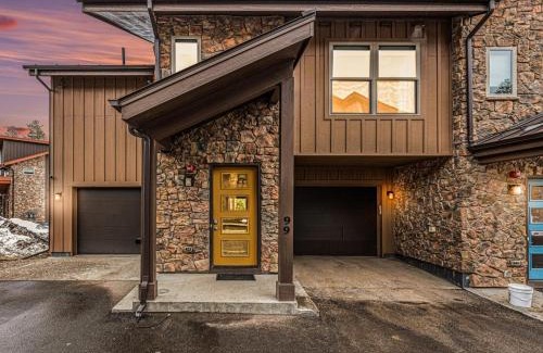 Rendezvous House | Rendezvous - 99 Stagecoach