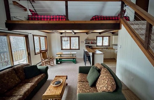 Upson Cabin | Rendezvous Cabin ~ A/C & Ensuite Sauna & More!