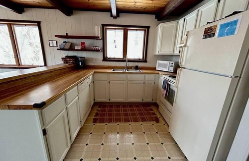 Upson Cabin | Rendezvous Cabin ~ A/C & Ensuite Sauna & More!