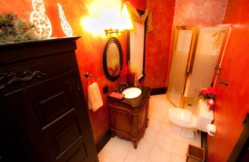 Forest Lake House | Rendezvous is a restored vintage home nestled in beautiful downtown Forest Lake