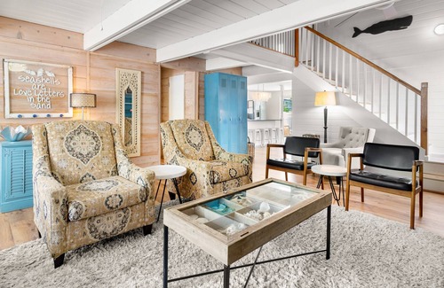 Rehoboth by the Sea House | Reno’d in 2020, 5BR, heated pool, firepit, fenced backyard, character & charm!