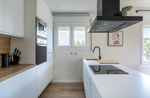 Sant Cugat del Valles House | Renovada en 2024 a 10 Minutos de Barcelona