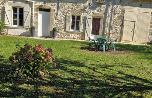 Menou House | Renovated 150-year-old building, close to Chateau de Menou.