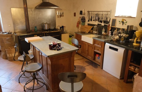 Lacroisille House | Renovated 18th-century fortified farmhouse with view