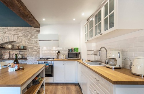 Cenans Cottage | Renovated 18th-century house, 2 beds, garden, Wifi, pet-friendly