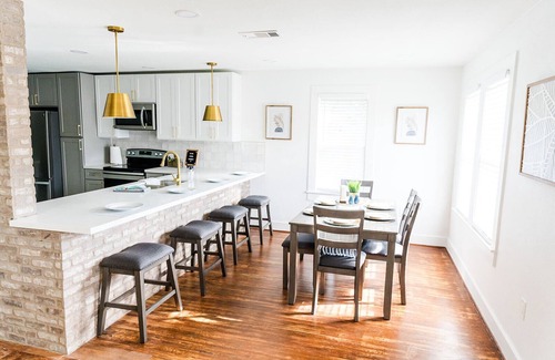 Bellville House | Renovated 1940's era cottage - 2 Blocks from downtown Bellville!