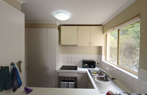 Phillip Apartment | Renovated 2B Unit Walking to Hospital