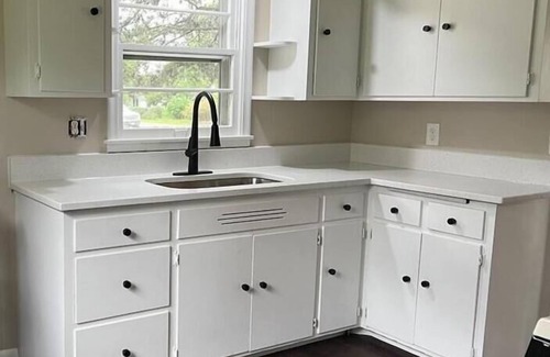 East Bloomington House | Renovated 3-bedroom house with granite and hardwood located near MOA and MSP