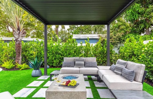 Tarpon River House | Renovated 3BR/2BA Luxury Home w/Gym & Heated Pool