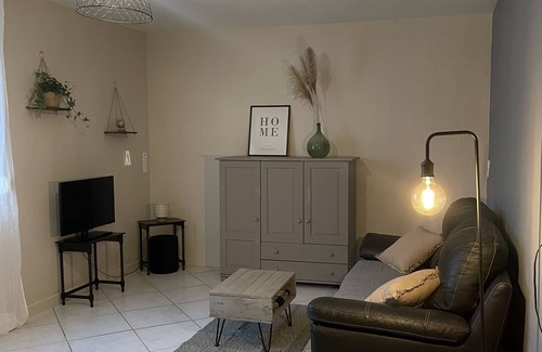 Braye-en-Laonnois Apartment | Renovated apartment in the countryside