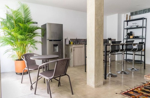 Cali Apartment | Renovated APT Perfect for Romantic Weekend Getaway