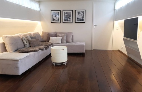 Jordaan Bed & Breakfast | Renovated B&B houseboat in the centre of Amsterdam