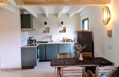 Laurede House | Renovated barn in the heart of a shared landscaped park